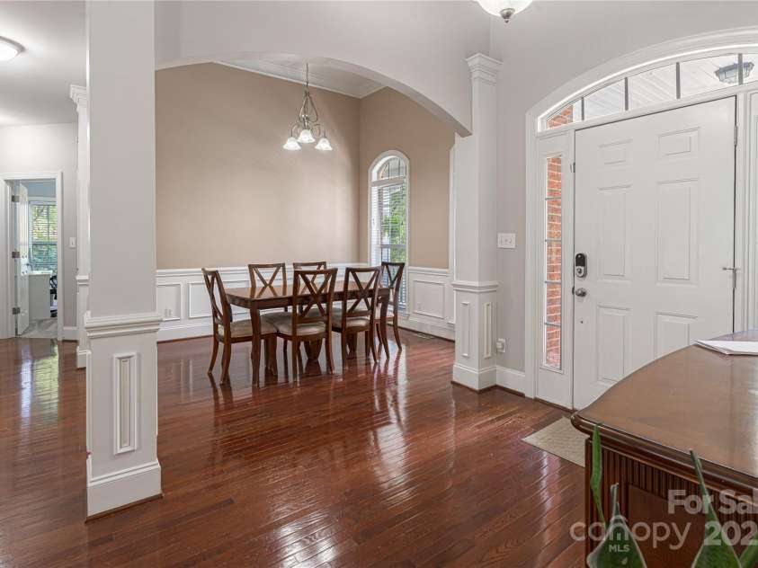 4605 Sarandon Court, Charlotte, NC 28215.  MLS# CAR4270506, YatesRealty ID 21577. Front Entrance