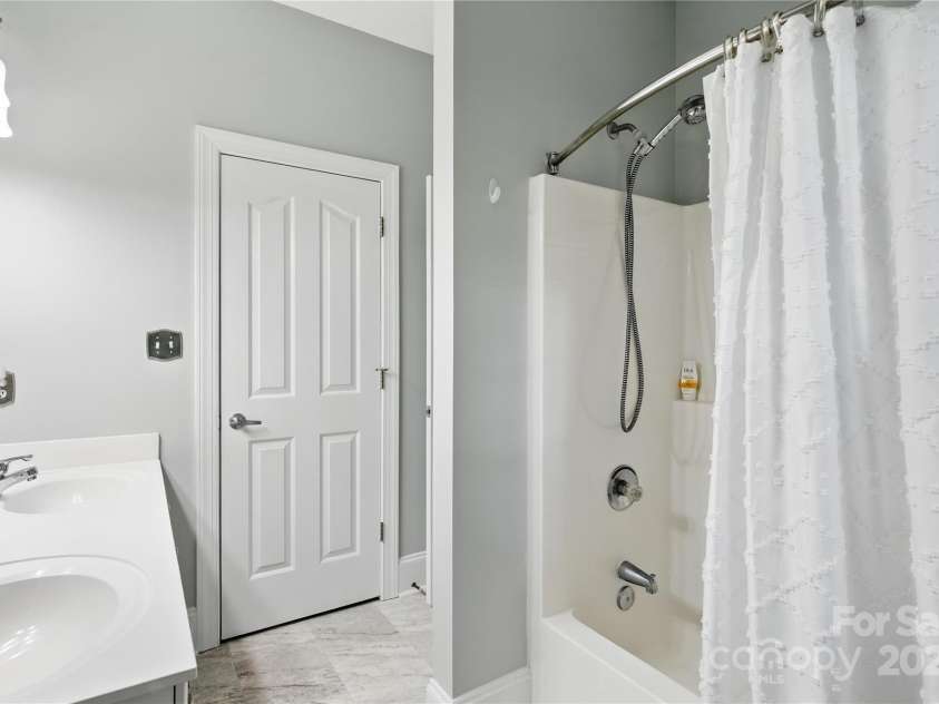 4605 Sarandon Court, Charlotte, NC 28215.  MLS# CAR4270506, YatesRealty ID 21577. Hall/Guest Bathroom