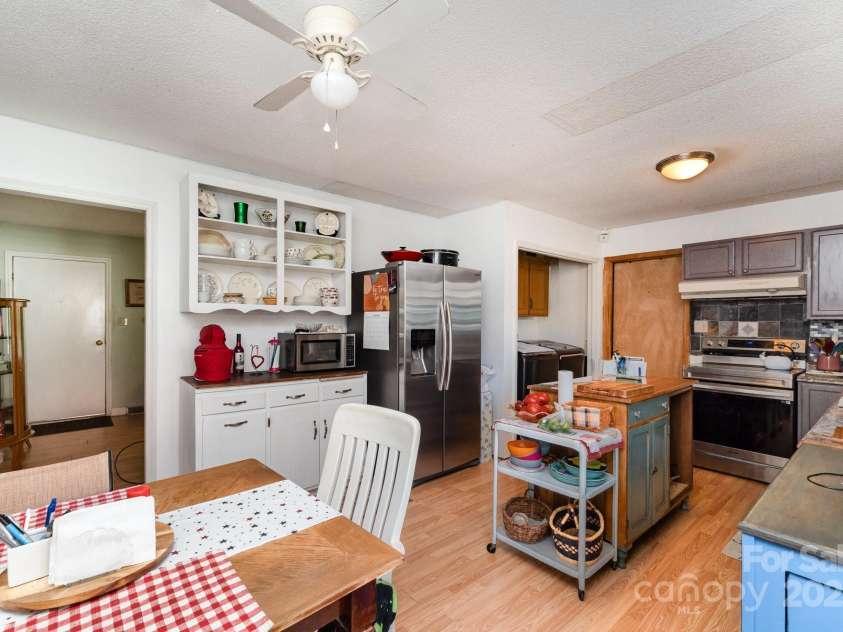 816 Radio Road, Statesville, NC 28677.  MLS# CAR4273597, YatesRealty ID 21578. 