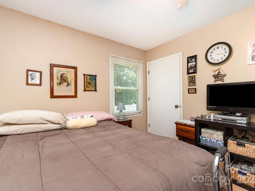 816 Radio Road, Statesville, NC 28677.  MLS# CAR4273597, YatesRealty ID 21578. 