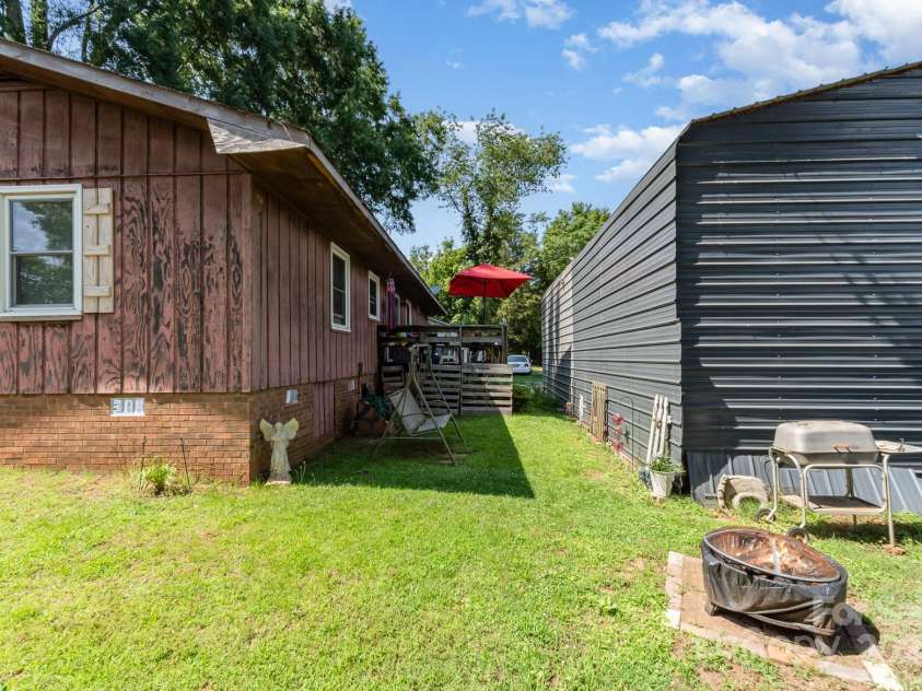 816 Radio Road, Statesville, NC 28677.  MLS# CAR4273597, YatesRealty ID 21578. 