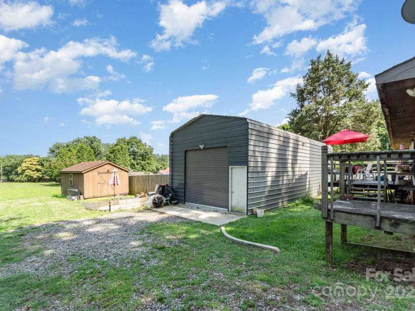 816 Radio Road, Statesville, NC 28677.  MLS# CAR4273597, YatesRealty ID 21578. 