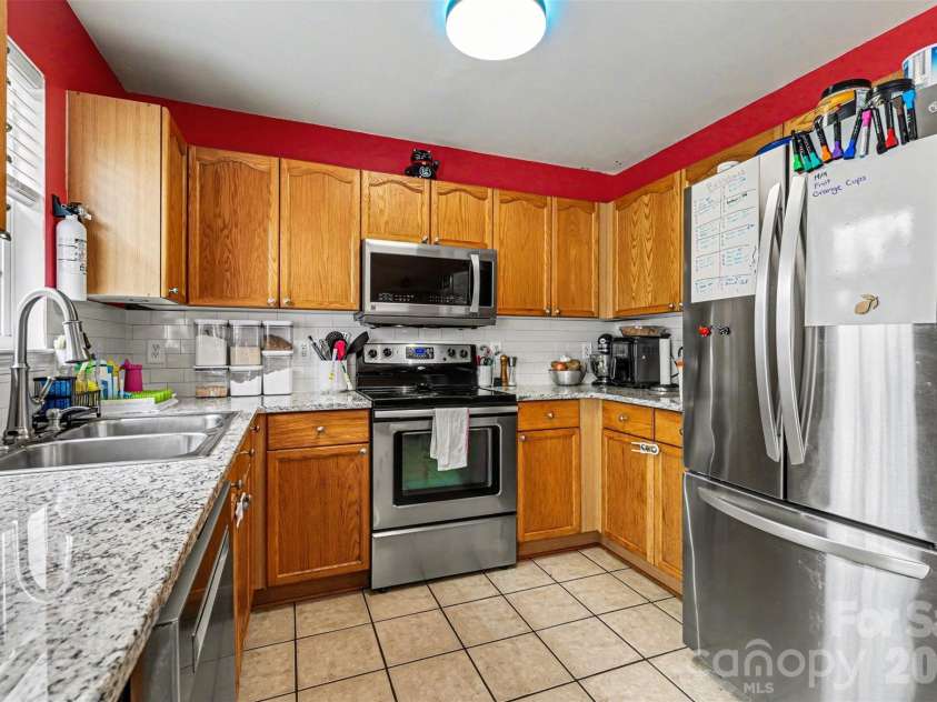 552 Chase Brook Drive, Rock Hill, SC 29732.  MLS# CAR4374612, YatesRealty ID 21579. 