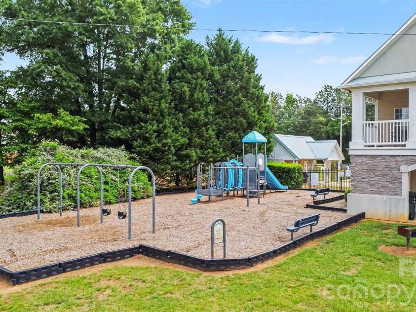 552 Chase Brook Drive, Rock Hill, SC 29732.  MLS# CAR4374612, YatesRealty ID 21579. 