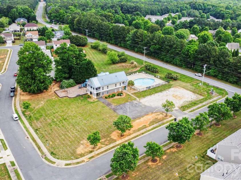 552 Chase Brook Drive, Rock Hill, SC 29732.  MLS# CAR4374612, YatesRealty ID 21579. 