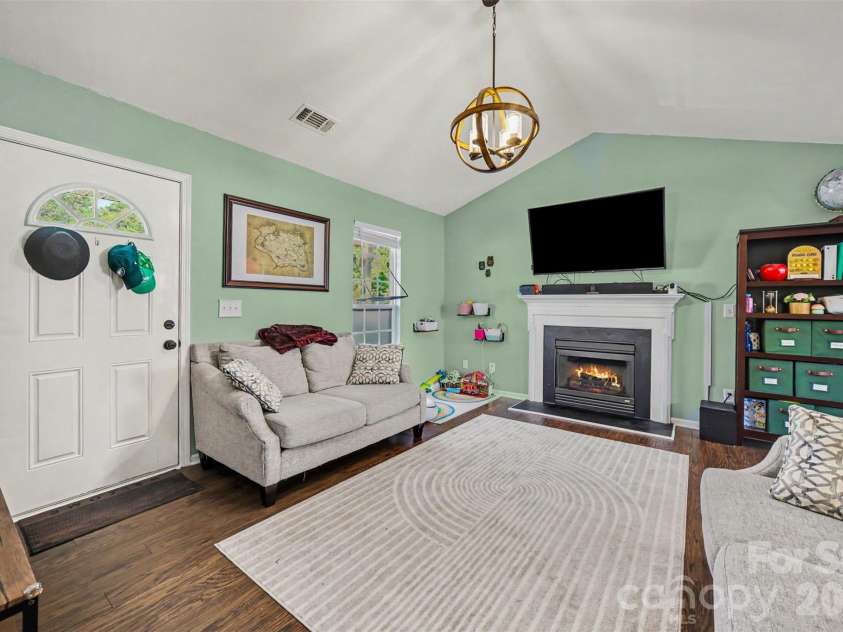 552 Chase Brook Drive, Rock Hill, SC 29732.  MLS# CAR4374612, YatesRealty ID 21579. 