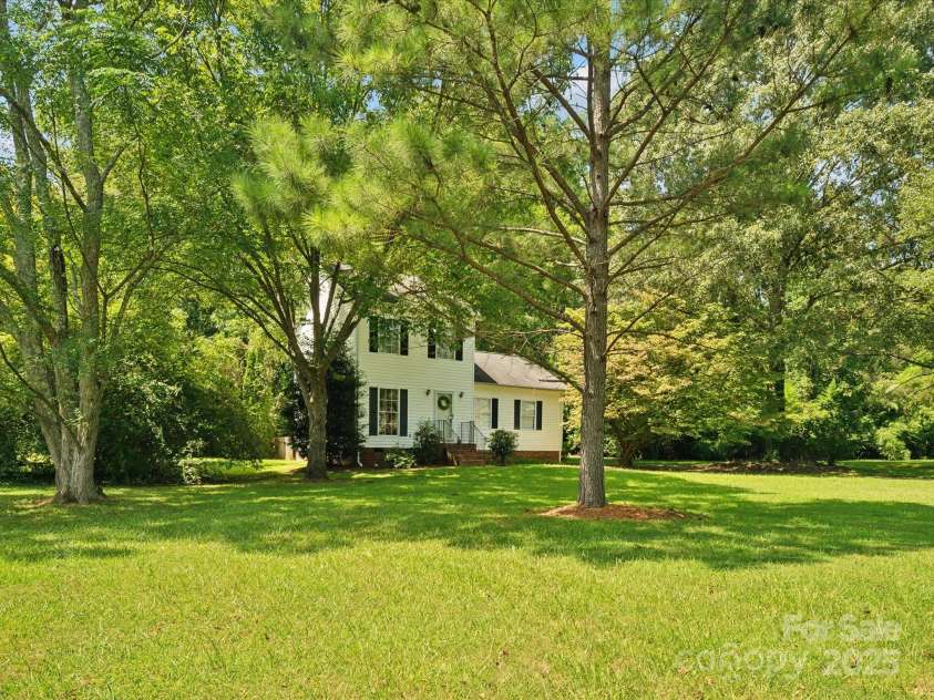 5828 Wilora Lake Road, Charlotte, NC 28212.  MLS# CAR4272574, YatesRealty ID 21579. 