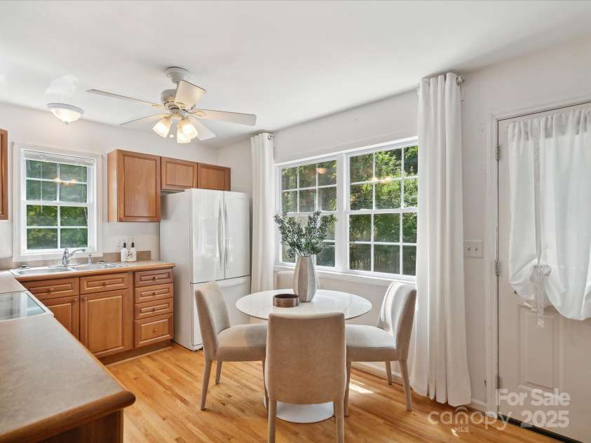 5828 Wilora Lake Road, Charlotte, NC 28212.  MLS# CAR4272574, YatesRealty ID 21579. 
