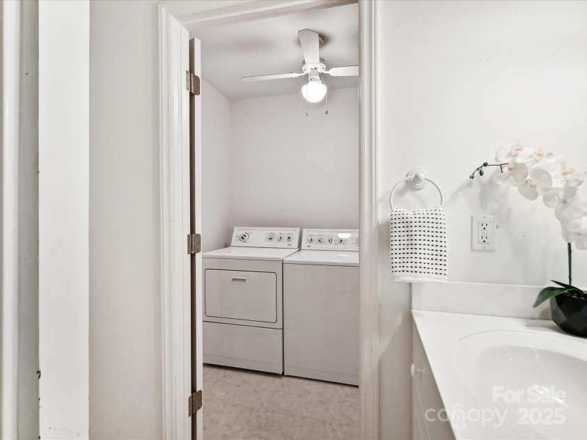 5828 Wilora Lake Road, Charlotte, NC 28212.  MLS# CAR4272574, YatesRealty ID 21579. 