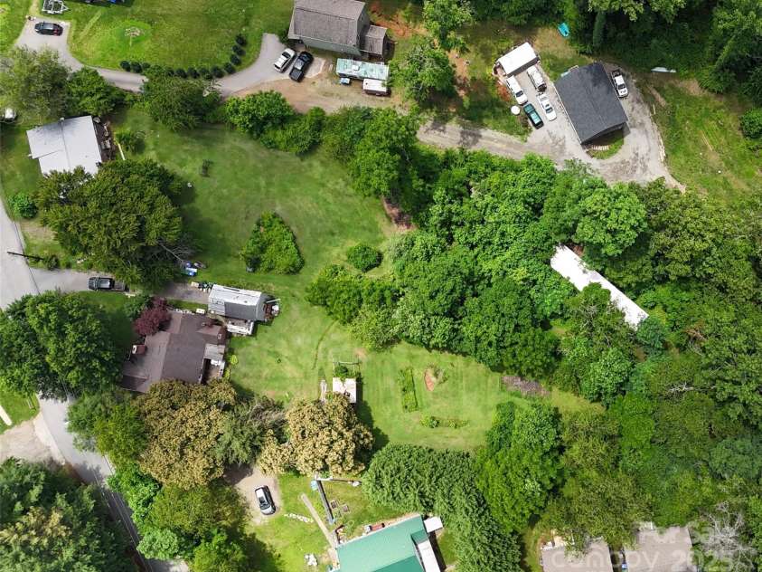 21 Maple Avenue, Candler, NC 28715.  MLS# CAR4273168, YatesRealty ID 21580. 