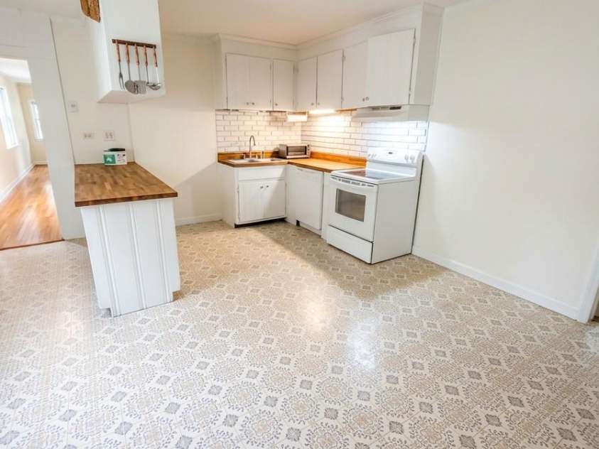 718 Pine Street, Cheraw, SC 29520.  MLS# CAR4377155, YatesRealty ID 21580. 