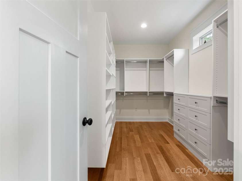 960 Johnson Road, Columbus, NC 28722.  MLS# CAR4274314, YatesRealty ID 21581. 