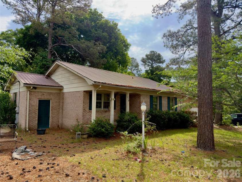 115 White Oak Street, Morven, NC 28119.  MLS# CAR4378953, YatesRealty ID 21582. 