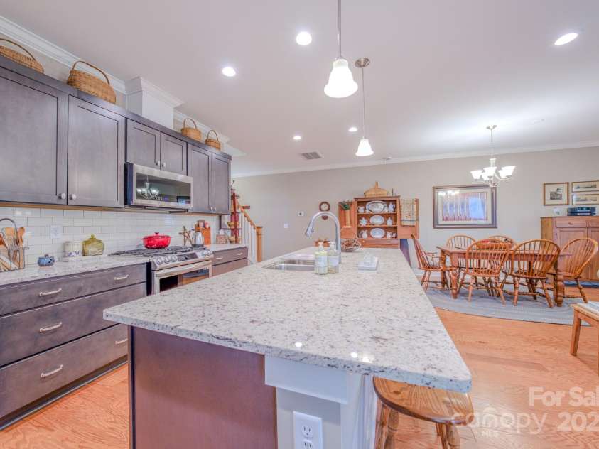 560 Sweet Birch Park Lane, Black Mountain, NC 28711.  MLS# CAR4306848, YatesRealty ID 21583. 