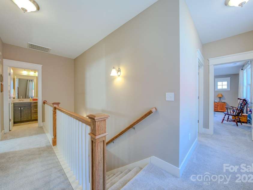 560 Sweet Birch Park Lane, Black Mountain, NC 28711.  MLS# CAR4306848, YatesRealty ID 21583. 