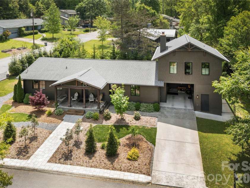 17 Grove Street, Brevard, NC 28712.  MLS# CAR4377940, YatesRealty ID 21584. 