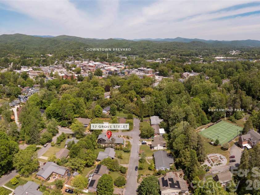 17 Grove Street, Brevard, NC 28712.  MLS# CAR4377940, YatesRealty ID 21584. 
