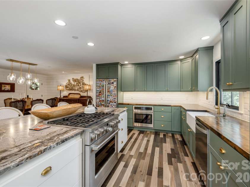 17 Grove Street, Brevard, NC 28712.  MLS# CAR4377940, YatesRealty ID 21584. 