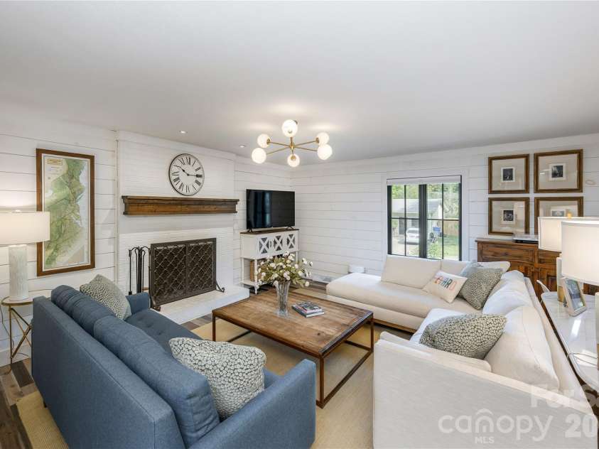 17 Grove Street, Brevard, NC 28712.  MLS# CAR4377940, YatesRealty ID 21584. 