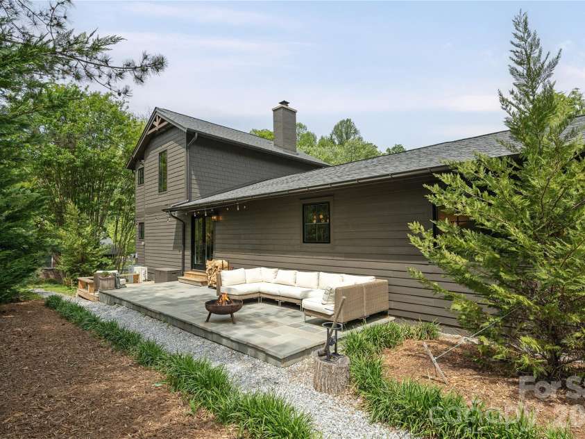 17 Grove Street, Brevard, NC 28712.  MLS# CAR4377940, YatesRealty ID 21584. 