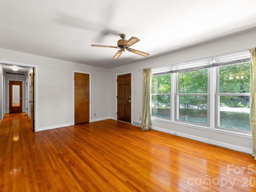 3137 Frederick Place, Charlotte, NC 28210.  MLS# CAR4381193, YatesRealty ID 21585. 