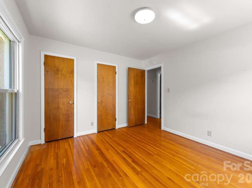 3137 Frederick Place, Charlotte, NC 28210.  MLS# CAR4381193, YatesRealty ID 21585. 