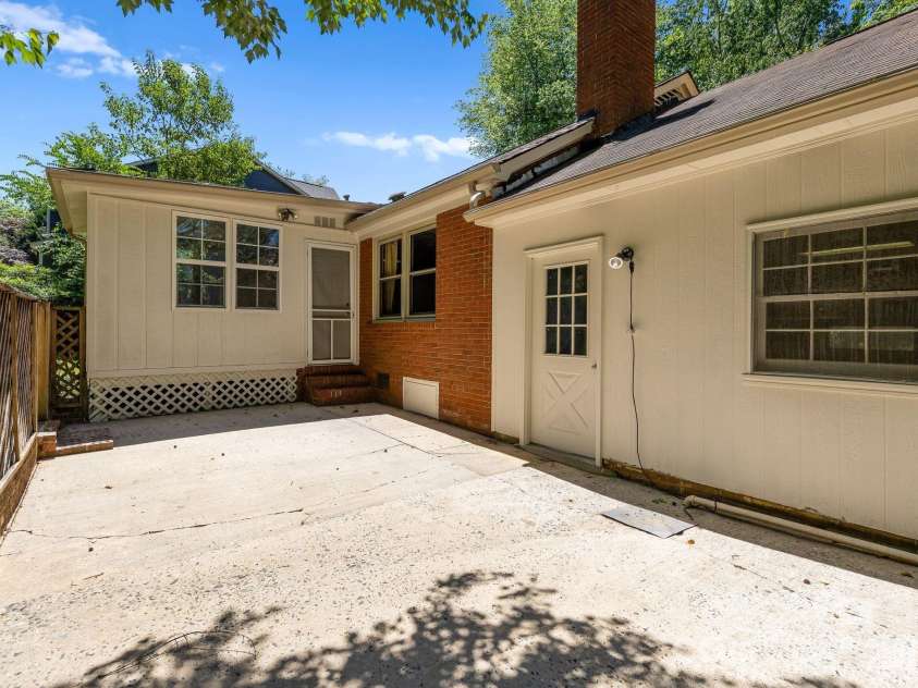 3137 Frederick Place, Charlotte, NC 28210.  MLS# CAR4381193, YatesRealty ID 21585. 