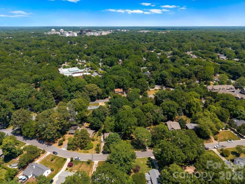 3137 Frederick Place, Charlotte, NC 28210.  MLS# CAR4381193, YatesRealty ID 21585. 