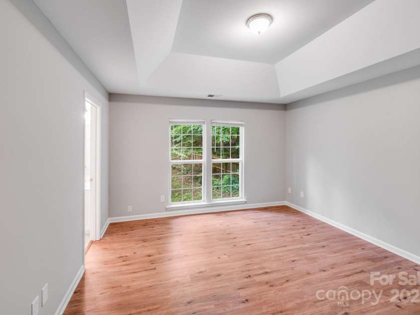 9000 Vagabond Road, Charlotte, NC 28227.  MLS# CAR4270459, YatesRealty ID 21585. 