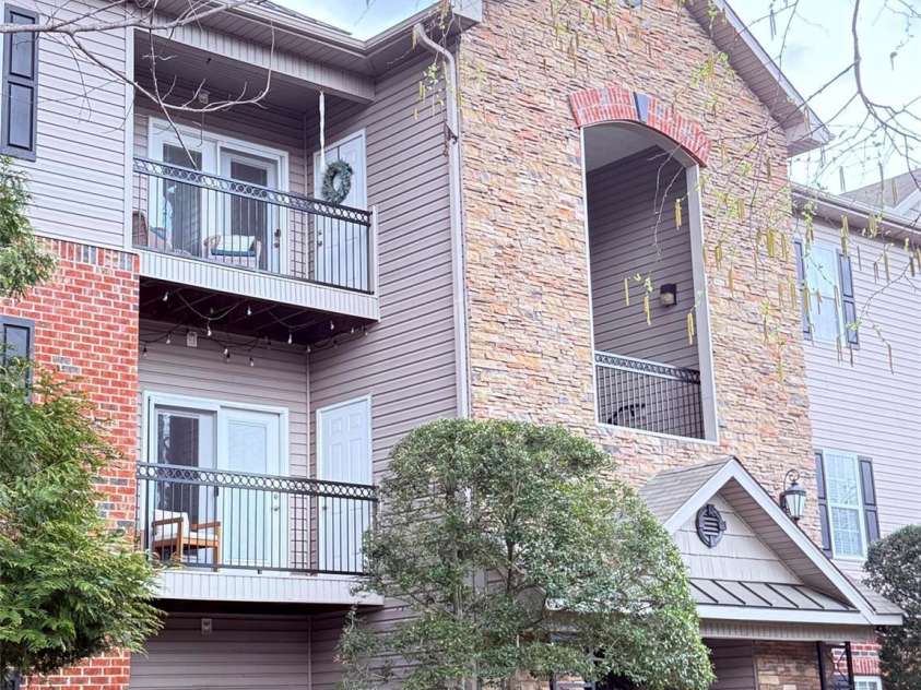 435 Appeldoorn Circle, Asheville, NC 28803.  MLS# CAR4381666, YatesRealty ID 21586. 