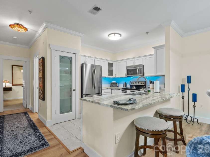 435 Appeldoorn Circle, Asheville, NC 28803.  MLS# CAR4381666, YatesRealty ID 21586. 