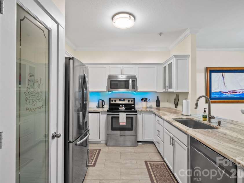 435 Appeldoorn Circle, Asheville, NC 28803.  MLS# CAR4381666, YatesRealty ID 21586. 