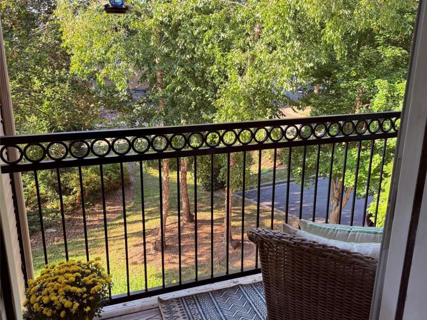 435 Appeldoorn Circle, Asheville, NC 28803.  MLS# CAR4381666, YatesRealty ID 21586. 