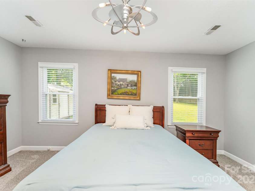 706 Hammermill Road, Charlotte, NC 28270.  MLS# CAR4267358, YatesRealty ID 21586. Primary suite.