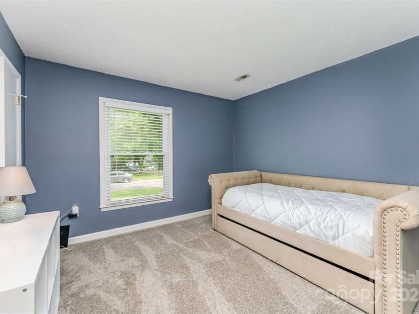 706 Hammermill Road, Charlotte, NC 28270.  MLS# CAR4267358, YatesRealty ID 21586. Secondary bedroom