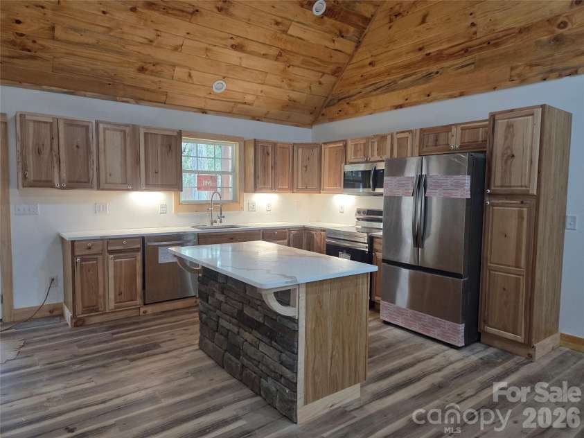 111 Little John Lane, Lexington, NC 27292.  MLS# CAR4371467, YatesRealty ID 21589. 