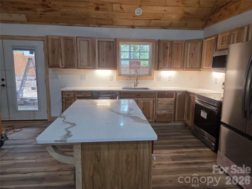 111 Little John Lane, Lexington, NC 27292.  MLS# CAR4371467, YatesRealty ID 21589. 