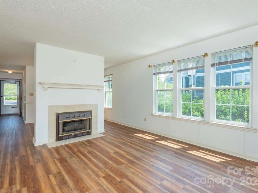 3101 Idle Hour Drive, Asheville, NC 28806.  MLS# CAR4247576, YatesRealty ID 21589. Cozy and warm, your living and relaxing place