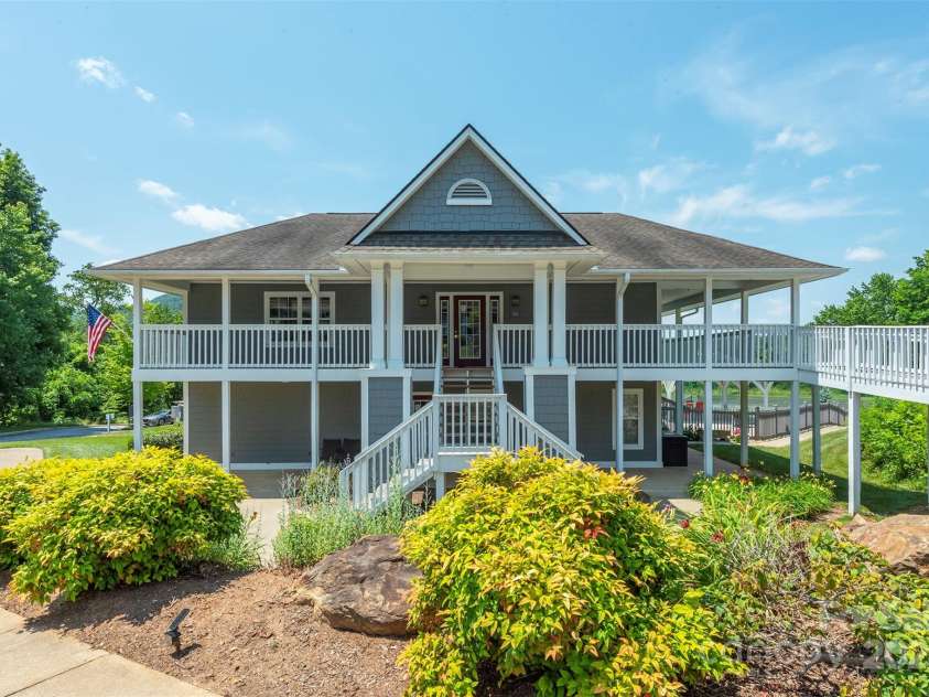 3101 Idle Hour Drive, Asheville, NC 28806.  MLS# CAR4247576, YatesRealty ID 21589. The Clubhouse at Biltmore Commons
