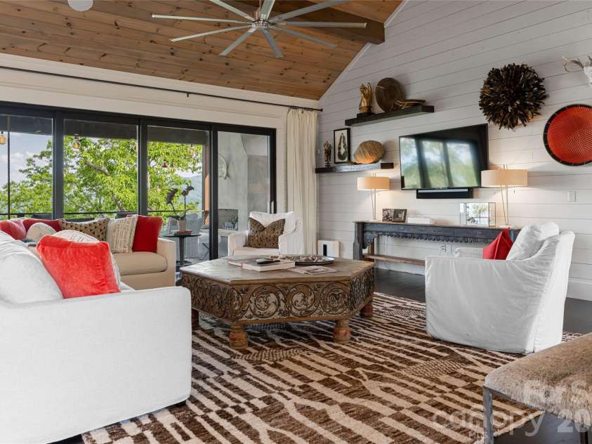 532 Tsali Crossing, Bryson City, NC 28713.  MLS# CAR4333421, YatesRealty ID 2159. 