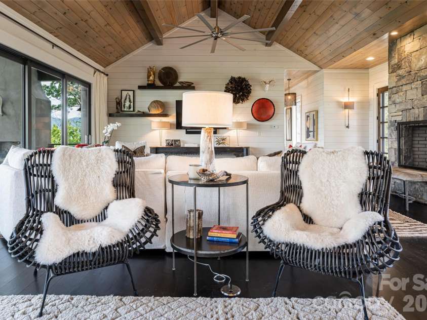 532 Tsali Crossing, Bryson City, NC 28713.  MLS# CAR4333421, YatesRealty ID 2159. 