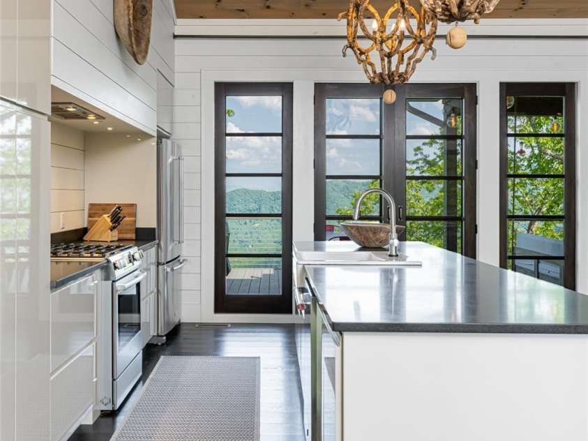 532 Tsali Crossing, Bryson City, NC 28713.  MLS# CAR4333421, YatesRealty ID 2159. 