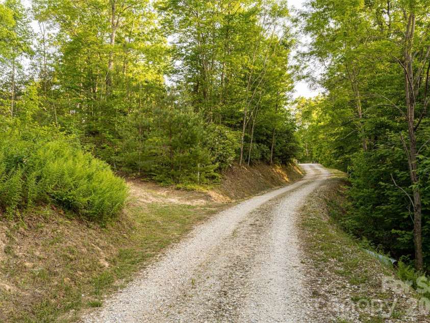 532 Tsali Crossing, Bryson City, NC 28713.  MLS# CAR4333421, YatesRealty ID 2159. 