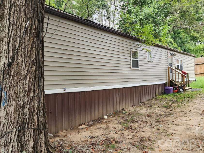 67 Indian Trail Road, Candler, NC 28715.  MLS# CAR4337508, YatesRealty ID 2159. 