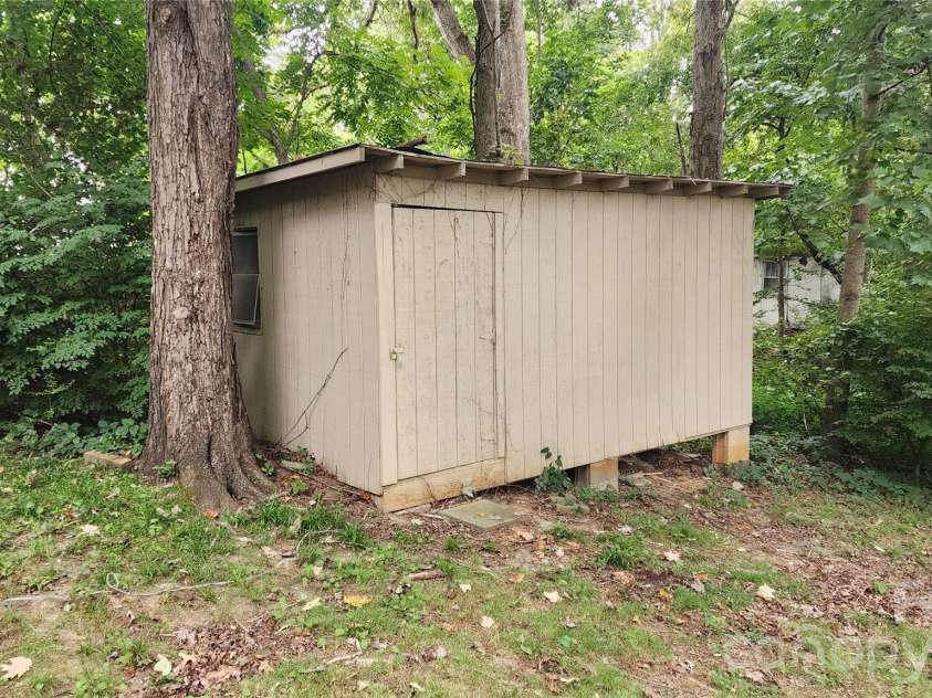 67 Indian Trail Road, Candler, NC 28715.  MLS# CAR4337508, YatesRealty ID 2159. 