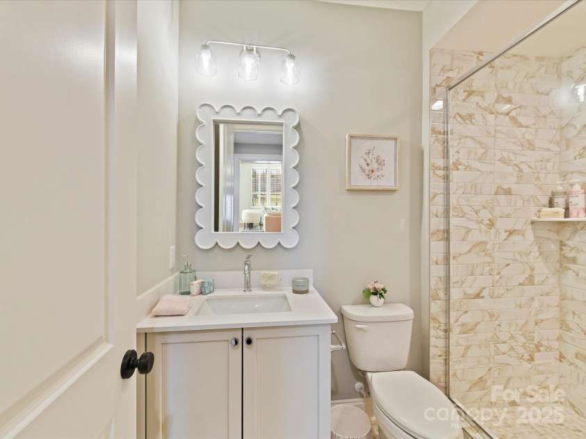 8111 Farm Crossing Lane, Huntersville, NC 28078.  MLS# CAR4189460, YatesRealty ID 2159. Bedroom #4 Bathroom