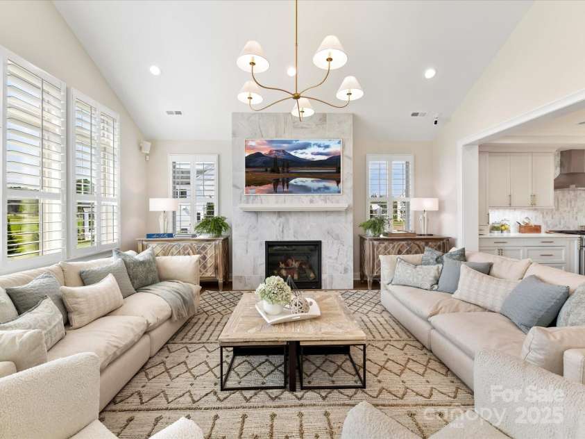 8111 Farm Crossing Lane, Huntersville, NC 28078.  MLS# CAR4189460, YatesRealty ID 2159. Great Room