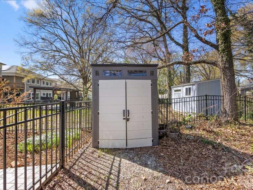 1241 Drummond Avenue, Charlotte, NC 28205.  MLS# CAR4362563, YatesRealty ID 21590. 