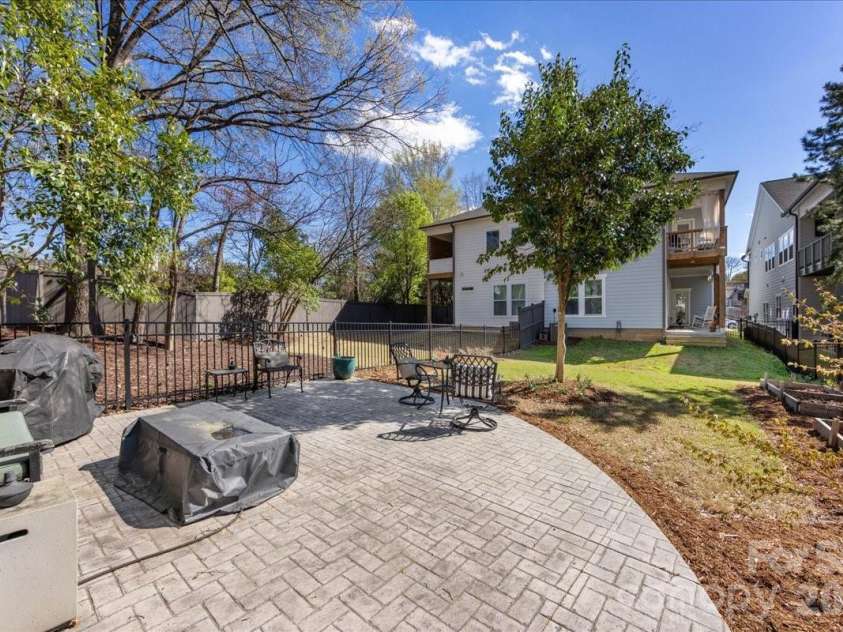 1241 Drummond Avenue, Charlotte, NC 28205.  MLS# CAR4362563, YatesRealty ID 21590. 