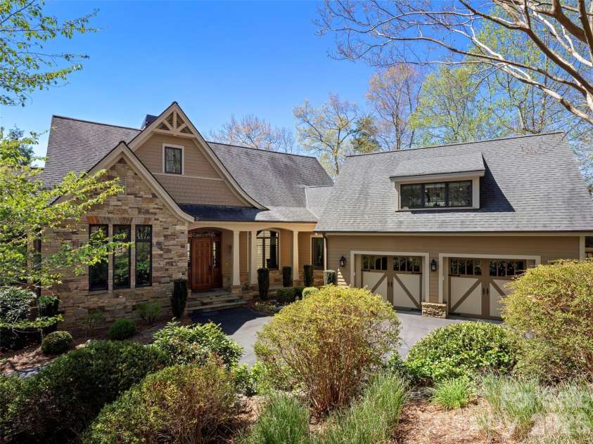 171 Walnut Valley Parkway, Arden, NC 28704.  MLS# CAR4373802, YatesRealty ID 21591. 